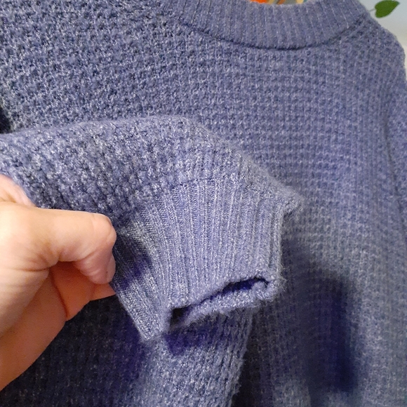 Sweater - Picture 4 of 9